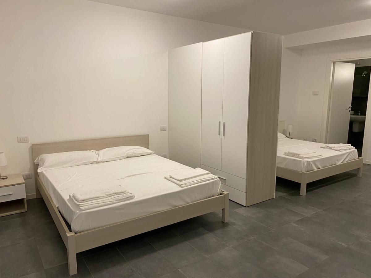 Musso Modern Apartments Lake View With Pool מראה חיצוני תמונה